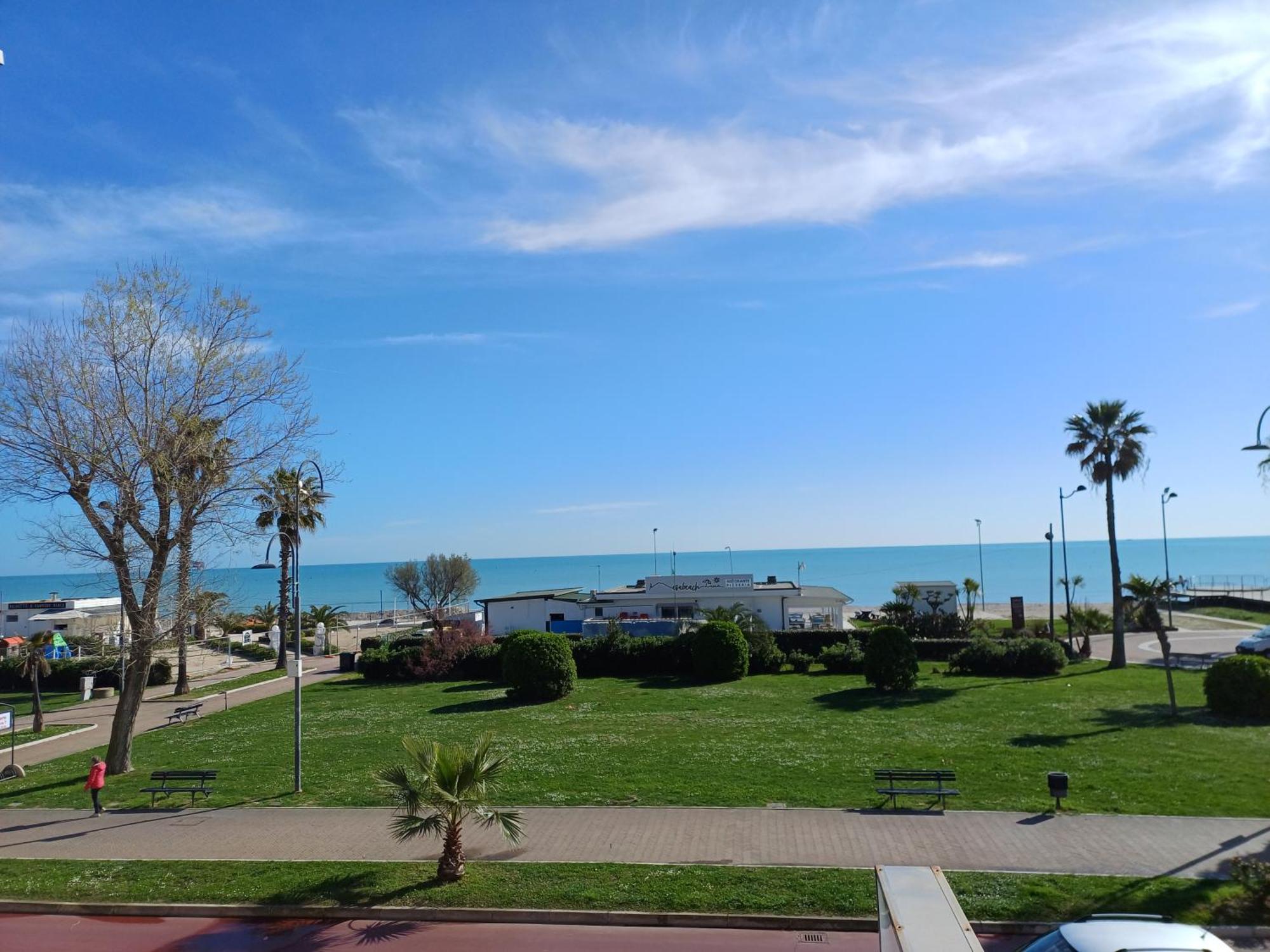 Hotel Promenade Porto SantʼElpidio Εξωτερικό φωτογραφία