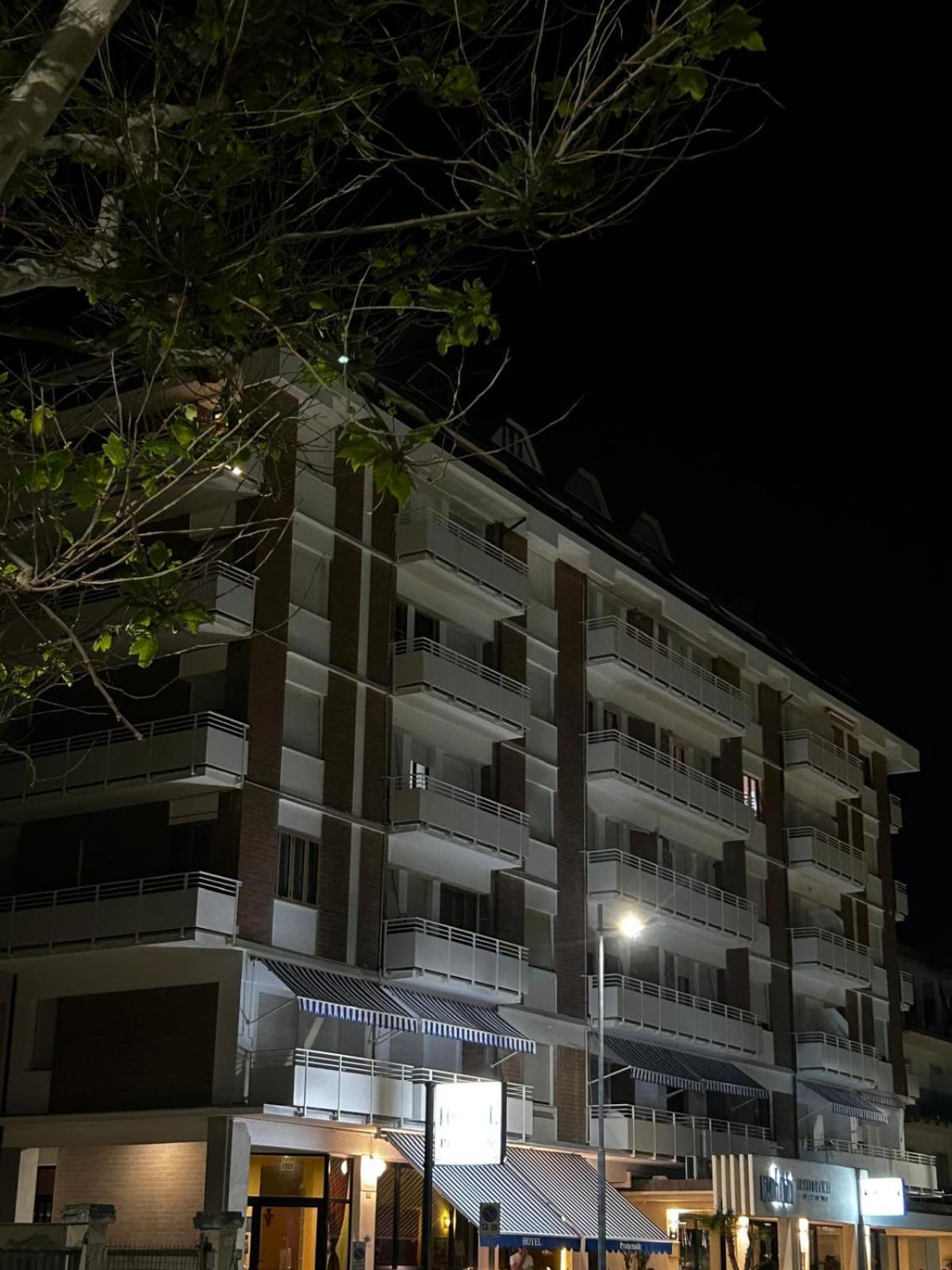 Hotel Promenade Porto SantʼElpidio Εξωτερικό φωτογραφία
