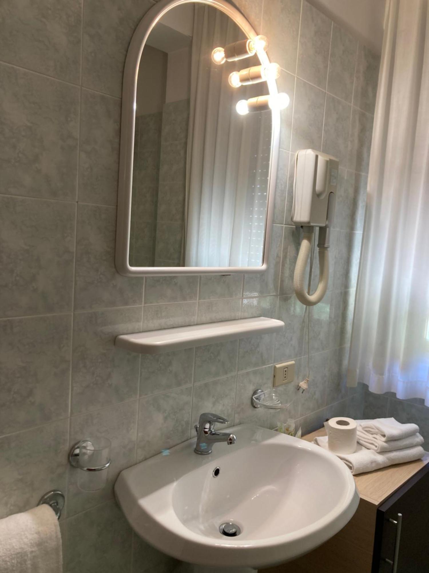 Hotel Promenade Porto SantʼElpidio Εξωτερικό φωτογραφία