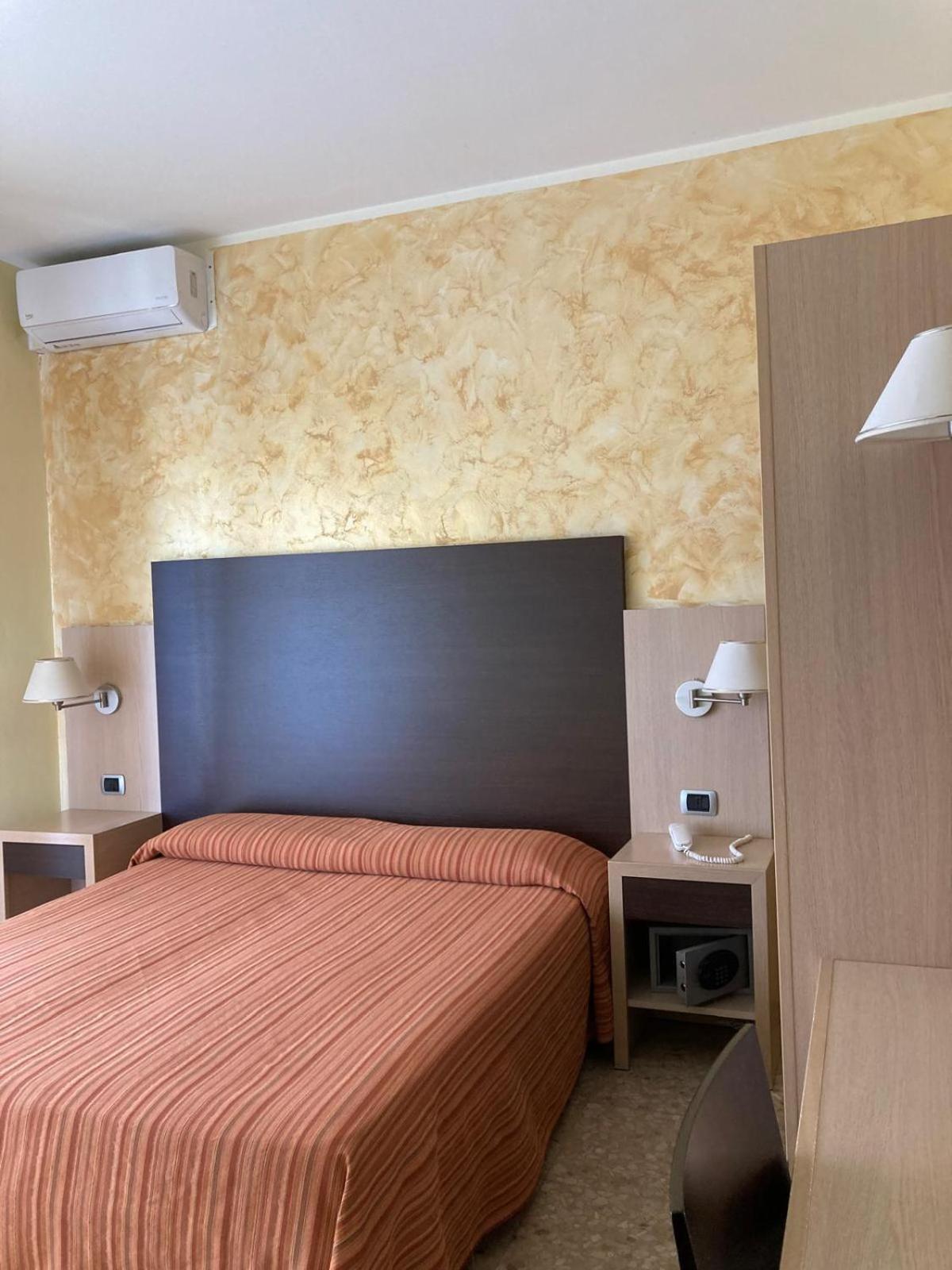 Hotel Promenade Porto SantʼElpidio Εξωτερικό φωτογραφία